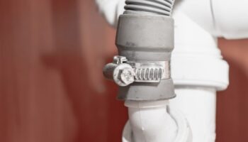 Mutfak Giderinden Su Gelmesi