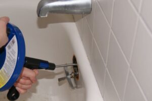 Saçla Tıkanan Banyo Gideri Nasıl Açılır